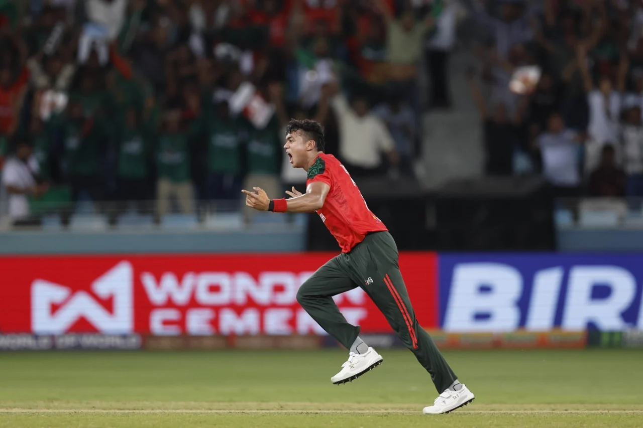 Taskin Ahmad celebrating after picking first wicket for Bangladesh