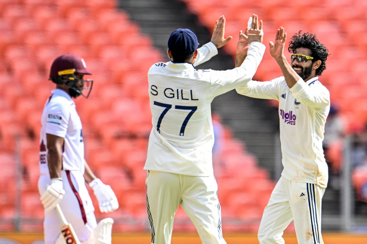 Ravindra Jadeja celebrates wicket